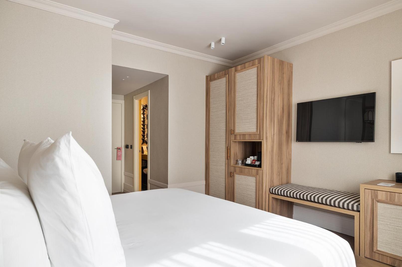 Double or Twin Room Terrace